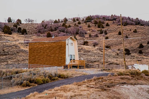how to live off grid with no money
