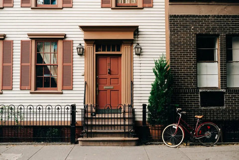 how to live off the grid in the city