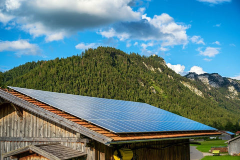 do solar panels ruin your roof