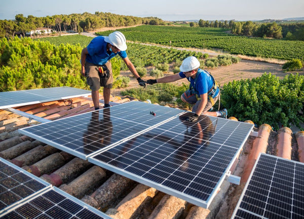 how are active and passive solar energy systems different