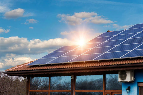 how many solar panel to run ac