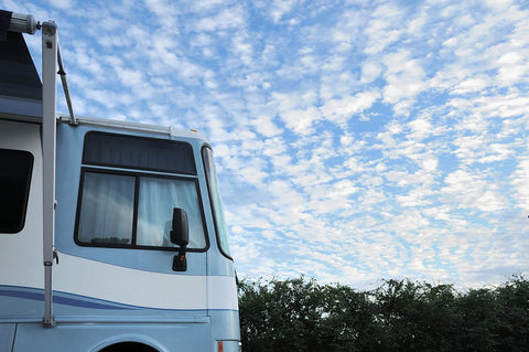 how many solar panels to power a mobile home