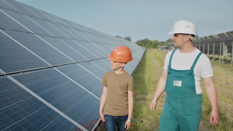 how many solar panels you can run a house off grid