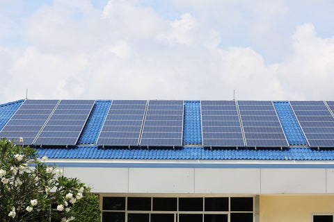 how to install solar panels on flat roofs