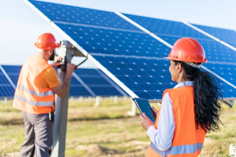 the most important specs of a solar panel